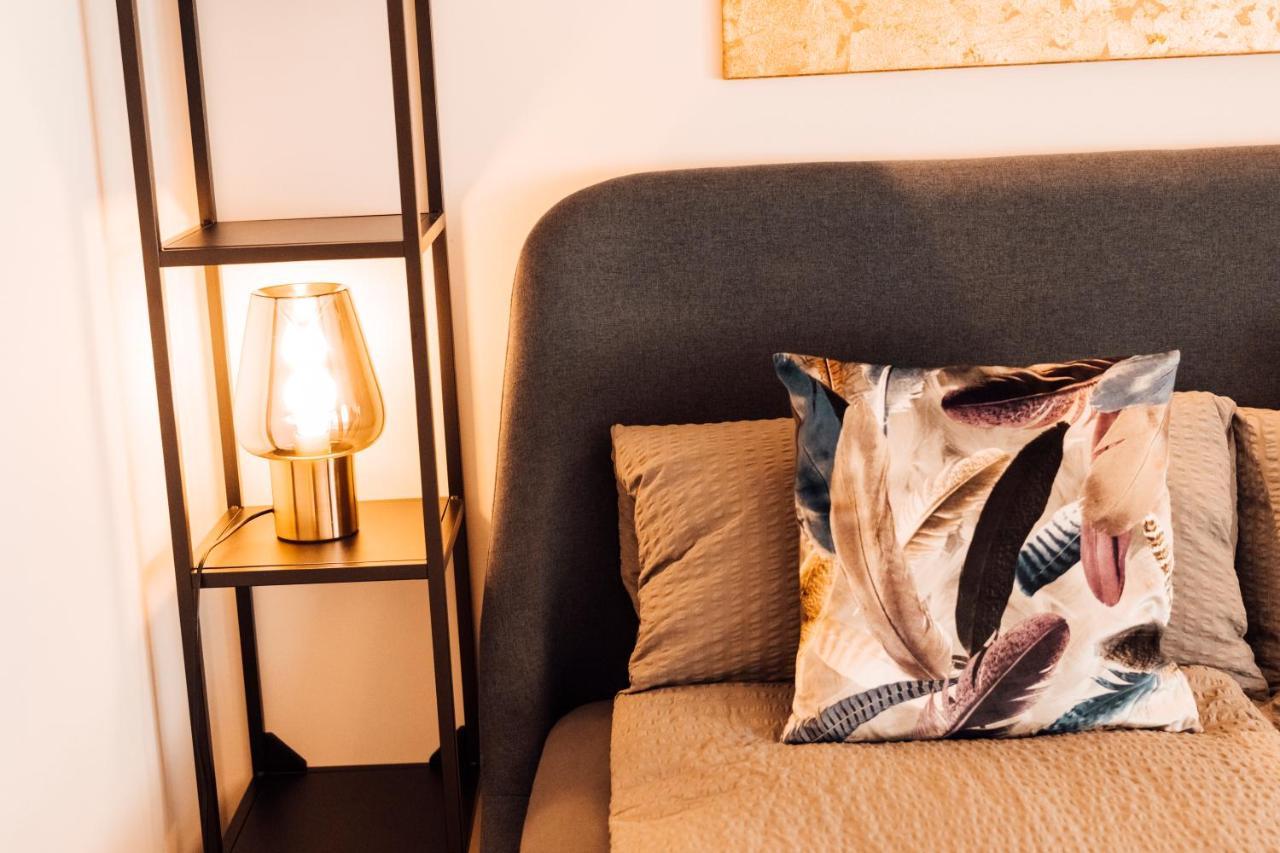Stay At Smilla - Boutique Apartments Mit Kueche - Parken - Klima - Netflix - Waschmaschine Wiesbaden Dış mekan fotoğraf